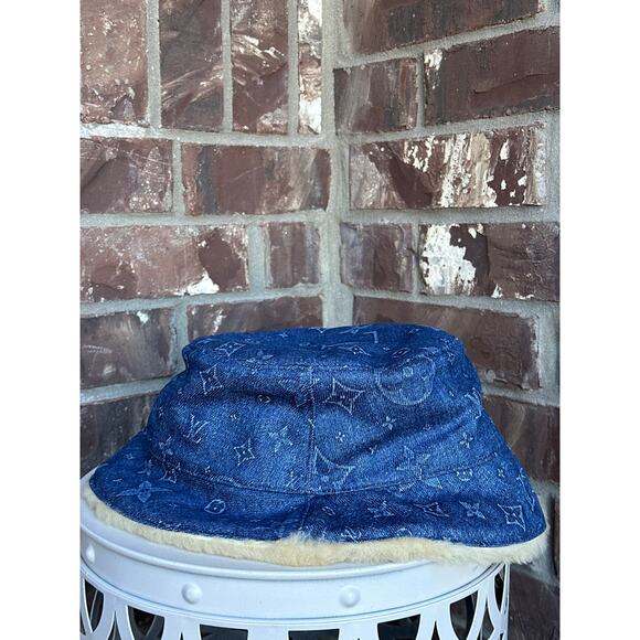 Louis Vuitton Bonnet Bucket Hat Denim and Shearling 31124 - Picture 4 of 9